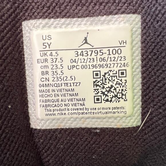 Air Jordan True Flight 343795-100 Black White Red Size 5Y (W 6.5 / M 5) - Picture 7 of 11